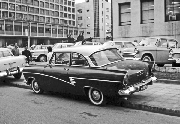 (05-5c)(113-24) 1957-59 Ford Taunus 17M Deluxe 2dr Limousine.jpg